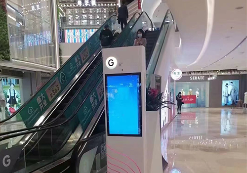 觸摸廣告一體機應用在商超的意義