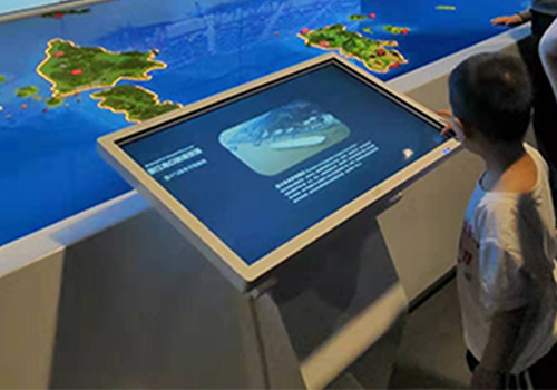 廣告機觸控屏的使用技巧