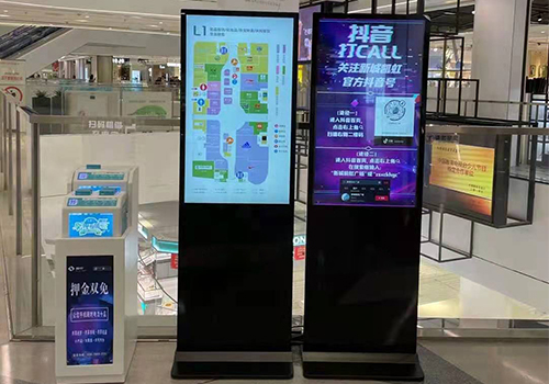 立式廣告機的用途和使用方法